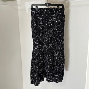 Black and white polka dot skirt 🖤⚪️
